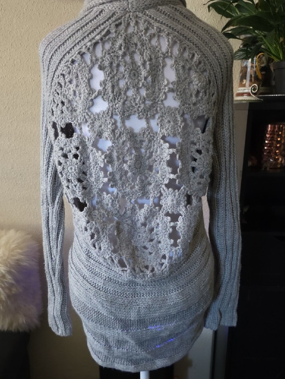 Romeo & Juliet Couture Light Gray Open-Front Cable Knit Cardigan Medium - Picture 4 of 7